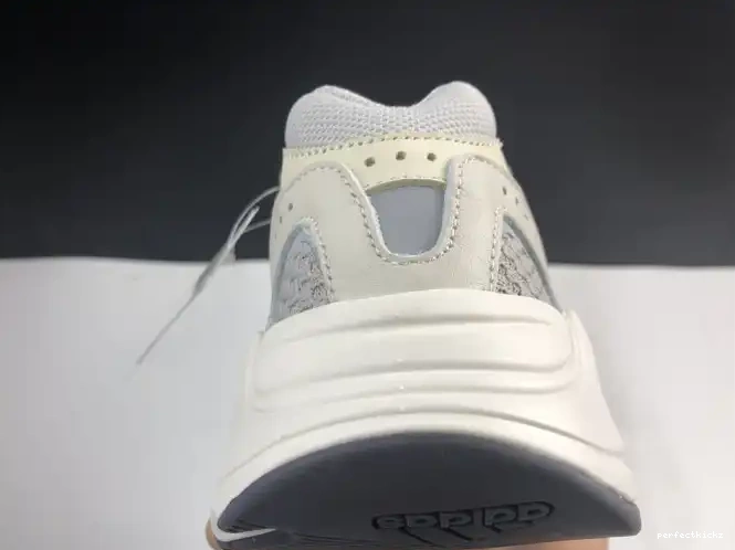 Cream Yeezy Adidas Cream 700 GY7924 Boost V2 0613